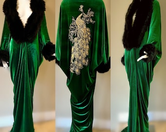 Handmade Emerald Green Velvet robe,faux fur collar, old Hollywood robe,glamour robe,1920s,Luxury,Gift for her,Boudoir,Wedding,Burlesque.