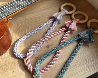 Short Macrame Ukulele Hanger | Ukulele Guitar wall decor | Gift ｜for all type of ukulele and guitar