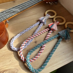 Short Macrame Ukulele Hanger | Ukulele Guitar wall decor | Gift ｜for all type of ukulele and guitar