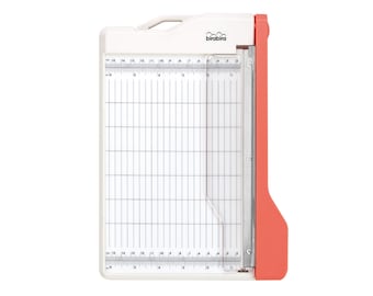 We R Memory Keepers Mini Score Board, Cuts Small Scrapbook Pages, Small  Embellishments, Sturdy Locking, Precise Blades, With Storage Compartment