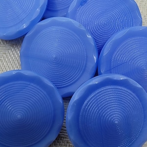 Botões de vidro vintage tchecos em azul-centáurea claro com hastes próprias - conjunto de 7