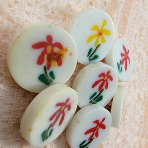 Cream Color With White Flower & Jarkan Oval Shape Button Set Of 10