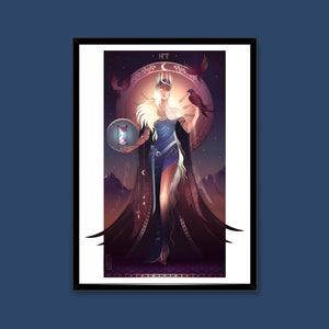 Peut inclure: Impression d'art encadrée représentant une illustration stylisée d'une figure couronnée tenant un sablier et un oiseau. L'œuvre d'art a un thème céleste avec une palette de couleurs sombres, comprenant des bleus, des violets et des accents dorés.