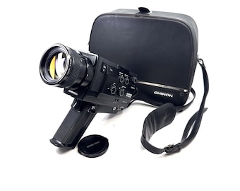 スーパー 8 カメラのテストと動作中の ELMO 8 mm フィルム カメラ Elmo