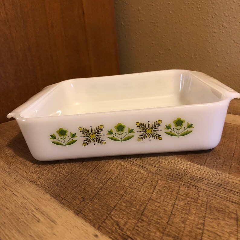 Fire King Fire-King Meadow Green Pristine Vintage 435 8 Square Milk Glass Casserole 1970/'s Anchor Hocking Bakeware Ovenware