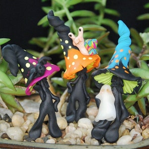 Halloween Mushroom Garden Deco, Mushroom Polymer Clay, Miniature Halloween Decor, Halloween Gnome, Caterpillar Garden, Hippie Room Deco