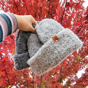 Luxe, donzige alpaca bouclé beanie | Korte handgemaakte gebreide vissersbeanie met omslag of slouchy | Perfecte herfst- en wintermuts |