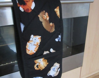 Kitchen gift, Cat print oven mitts, Black oven gloves, Padded oven gloves,  Cat owner gift, Gift for cat lover, Oven mitts cats