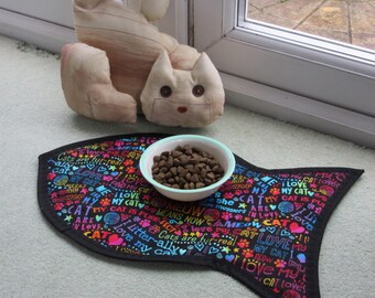 Leakproof Cat Feeding Mat: Fish-Shaped Waterproof Placemat