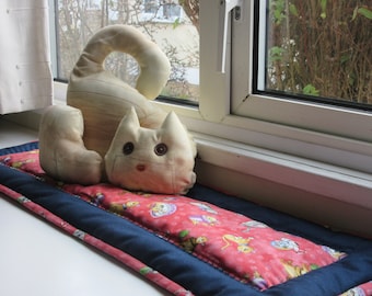Quilted Cat Window Mat: Non-Slip Windowsill Cushion, Pet Gift