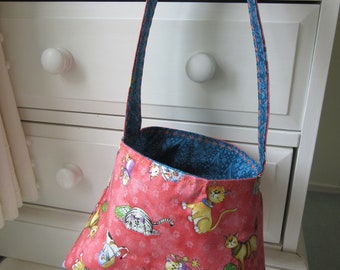Red Cat Design Shoulder Bag: Reversible Play Tote for Girls