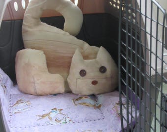 Handmade Catnip Carrier Liner, Padded Pet Sleep Mat, Lilac Kitten Bedding