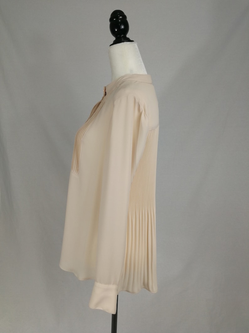 Stunning Minimalist| Delicate Rachel Roy Sz Neutral 70s Inspired Retro Semi-Sheer Blush Tone Blouse with Intricate Pleat Detailing| S