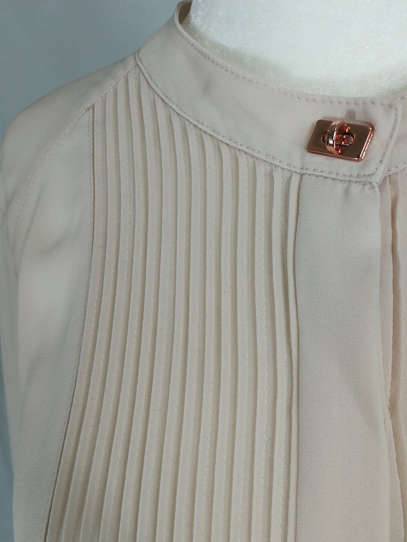 Stunning Minimalist| Delicate Rachel Roy Sz Neutral 70s Inspired Retro Semi-Sheer Blush Tone Blouse with Intricate Pleat Detailing| S