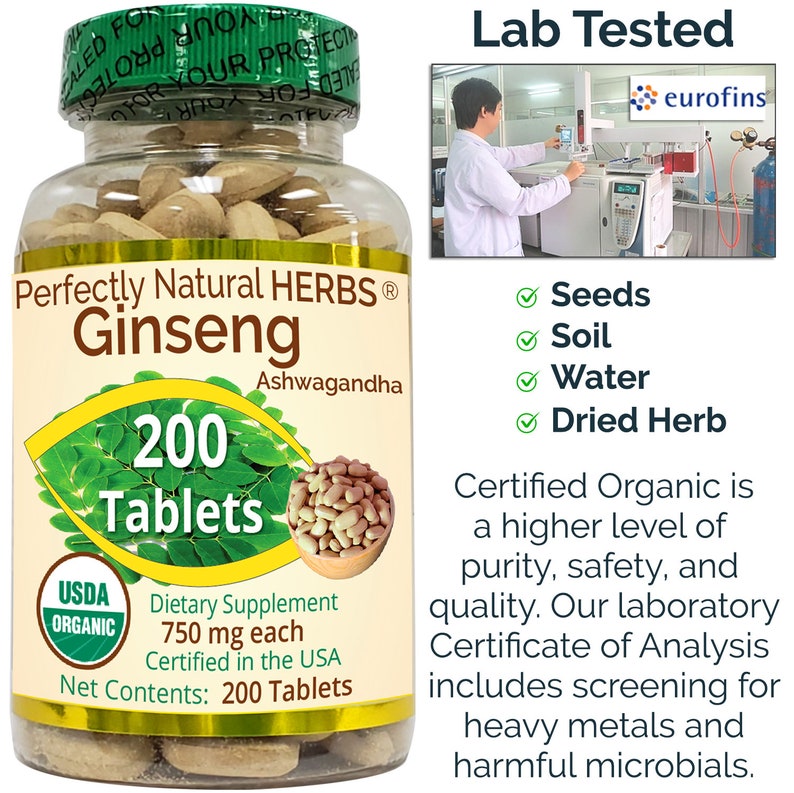 Puede incluir: Una botella de 200 comprimidos de ginseng con ashwagandha, etiquetada 'Perfectly Natural HERBS&reg; Ginseng Ashwagandha 200 Tablets'. La botella est&aacute; certificada por USDA Organic y contiene 750 mg de ginseng por comprimido. La botella est&aacute; rodeada de hojas verdes y un taz&oacute;n de frijoles blancos. La imagen tambi&eacute;n incluye un logotipo de prueba de laboratorio y un texto que dice 'Lab Tested' y 'Certified Organic is a higher level of purity, safety, and quality. Our laboratory Certificate of Analysis includes screening for heavy metals and harmful microbials.'