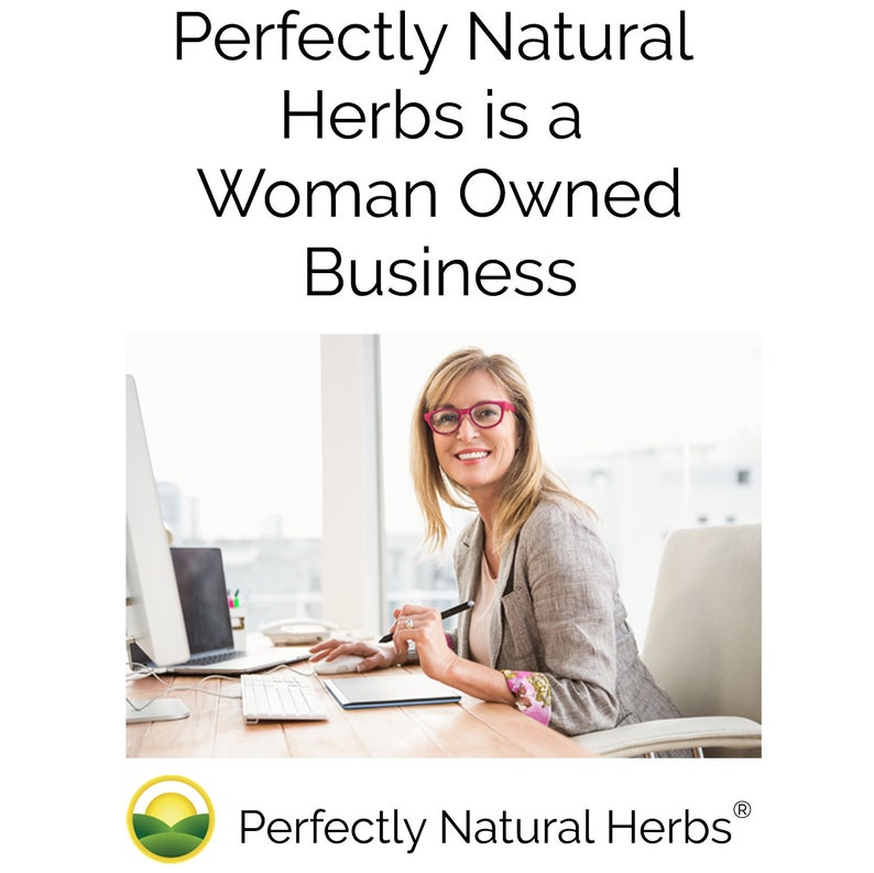 Puede incluir: Una mujer con gafas sonr&iacute;e a la c&aacute;mara mientras trabaja en un escritorio. El texto "Perfectly Natural Herbs is a Woman Owned Business" est&aacute; por encima de la imagen. El logotipo de Perfectly Natural Herbs est&aacute; debajo de la imagen.