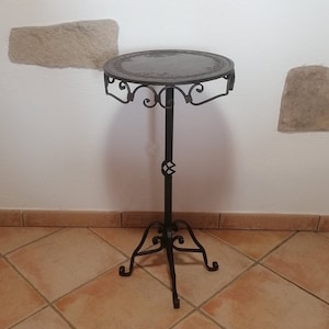 Tavolino rotondo in ferro , anni 80 , italiano , vintage , tavolino da soggiorno , tavolino laterale , tavolino aggiuntivo , comodino ,