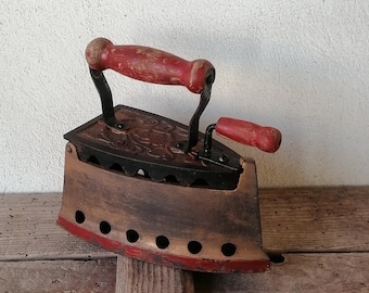 Antique coal iron, cast iron, Italian, collectible, antique kitchen items
