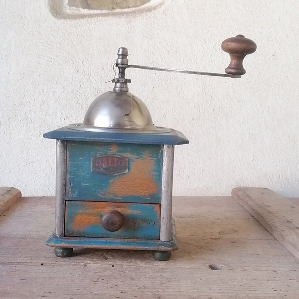 Moulin à café vintage en bois et fer à repasser avec tiroir, objets anciens pour la cuisine, objets de collection, décor de ferme