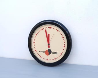 Seltene Wanduhr, Rexite Modell Zero 980 für Pirelli, Design Barbieri & Marianelli, Hergestellt in Italien, runder Wecker