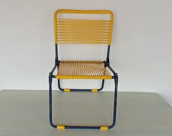 Small vintage chair, folding, in iron and plastic, for children, 70s, yellow and blue