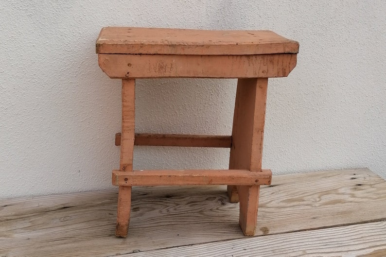 Antique stool, in good wood, vintage, Italian, pink, primitive antiques, farm kitchen décor, country house, ancient farm,