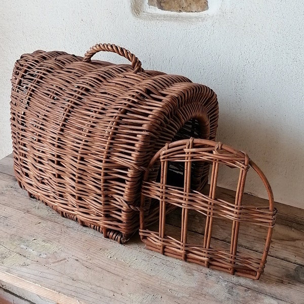 Wicker carrier for cat, cat house, vintage 60s, cat furniture, pet house, wicker basket