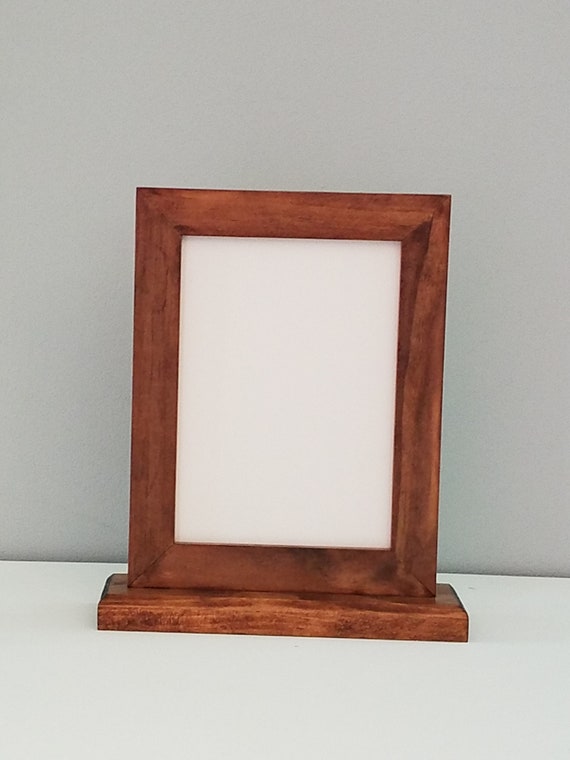 gold standing picture frame