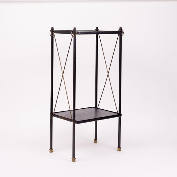 Table d'appoint chevet néoclassique années 50 fer forgé laiton style Jacques Adnet