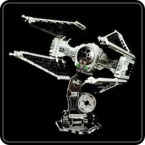 Display stand 3D-ENGV angled for Lego 75348 Mandalorian TIE Interceptor + minifigures slots (A1099)