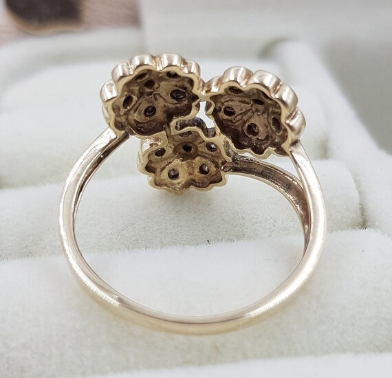 Vintage 9ct Gold Diamond Flower Ring, 9ct Diamond… - image 3