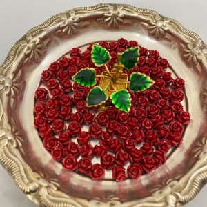 Rose shaped Red color semi Coral flowers