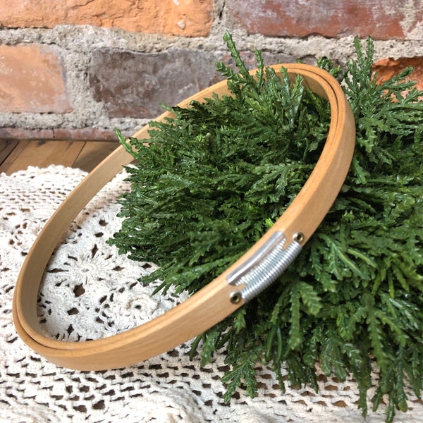 Cadre à Broder Vintage Gibbs En Bois 7" Rond - Tension à Ressort, Feutrine Intérieure, USA