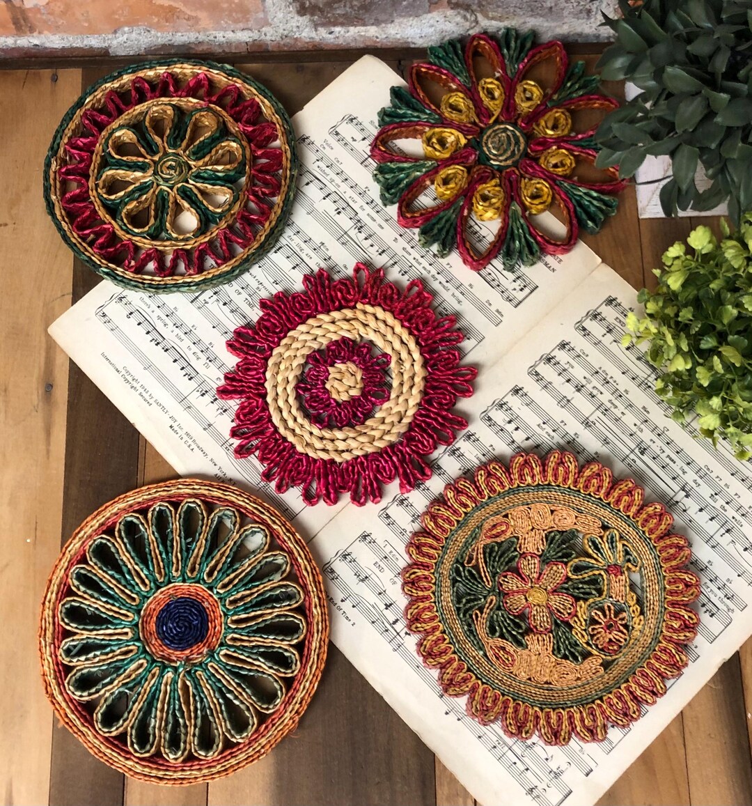 Vintage LOT Woven Straw Raffia Trivets 5 Colorful Boho Wicker Rattan ...