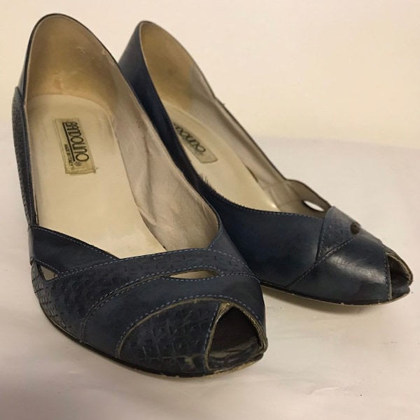 VTG 70s 80s Bandolino Designer Italian Hand Tooled Leather Blue Criss Cross Strappy Woven Peekaboo Peep Toe High Heel Pumps Shoes Size 7