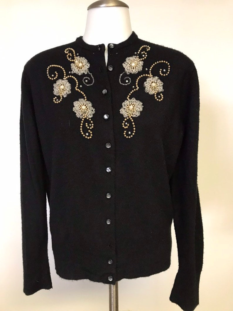 Vintage Retro 50/'s 60/'s Fully Fashioned by Donwood Donspun Orlon Pearl Floral Beaded Black /& White Pearl Button Down Sweater Cardigan