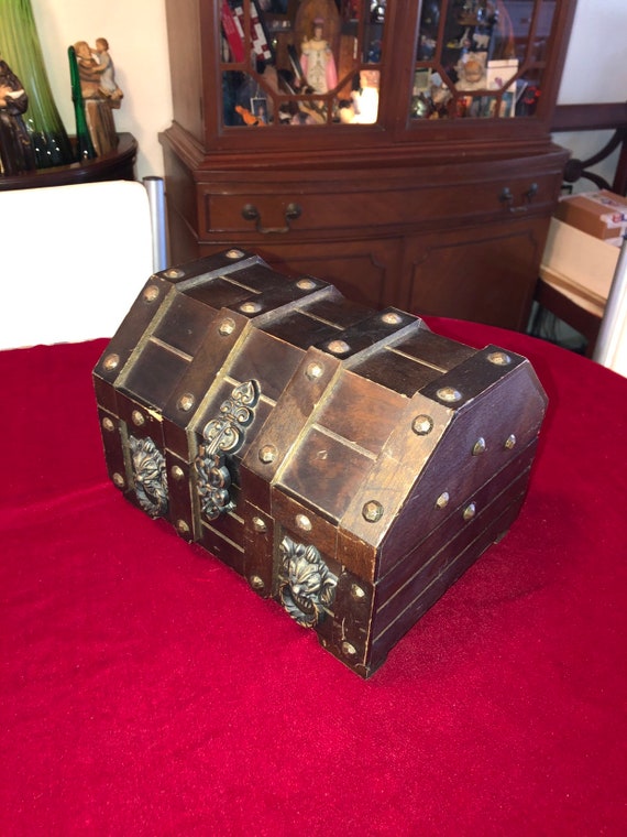 Vintage Wood Pirate Treasure Chest Bar Set