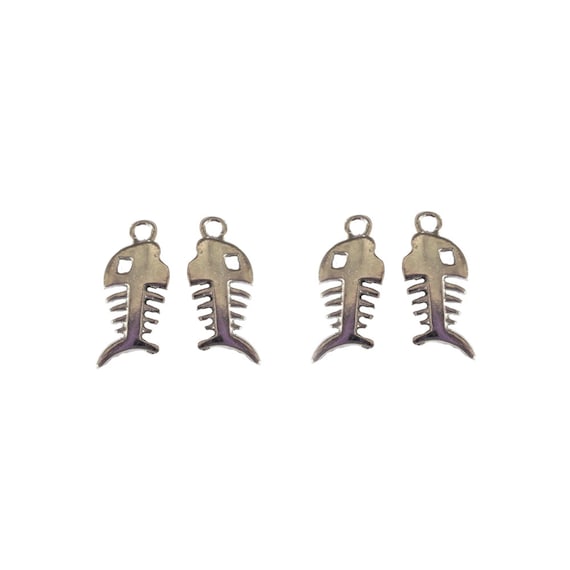 10 x Tibetan Silver FISH BONE SKELETON CAT FOOD HALLOWEEN 3D Charms Pendants