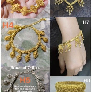 Puede incluir: Surtido de pulseras de oro y plata con diseños intrincados. Las pulseras miden de 18 a 23 cm de largo. Nota: el precio mostrado es para 1 pieza. Si desea un par, seleccione la cantidad = 2 piezas.