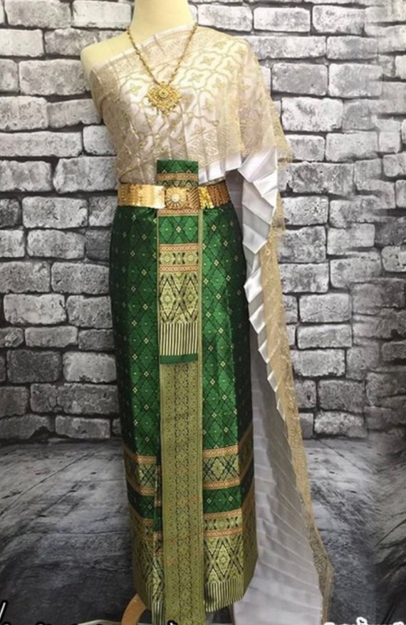 Elegant Traditional Thai dress khmer Traditional Sabai Shirt & skirt Thai Costumes Wedding Embriodered brocade Silk