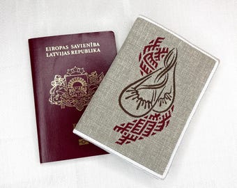 Personalisierter Reisepass mit lettischen Zeichen