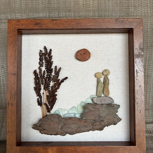 pebble art,pebble art couple,pebble art gift,gift for couple,wedding gift,anniversary gift,gift for her,gift for mom,sea glass art