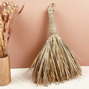 Decorative pompom Berber craft tied - palm leaves