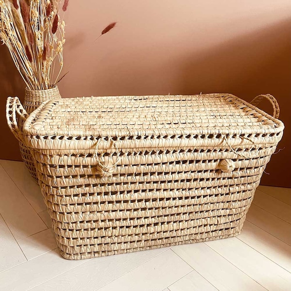 Panier de rangement ou malle avec anses et couvercle en fibres de palmier L60cm