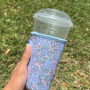 Dainty Blue Floral Iced Coffee Sleeve, Camp Bachelorette Gift, Insulated Drink Iced Drink Holder, Neoprene Drink Sleeve, Cute Teacher Gift
