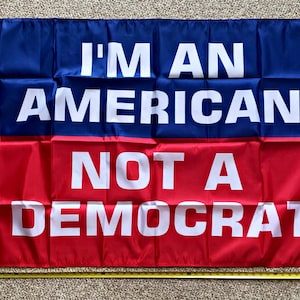 Donald Trump Bandera ENVÍO GRATIS Soy un estadounidense no un demócrata Rb Ivanka Estoy con Trump Impeach Biden Veteranos EE.UU. Firmar cartel 3x5'