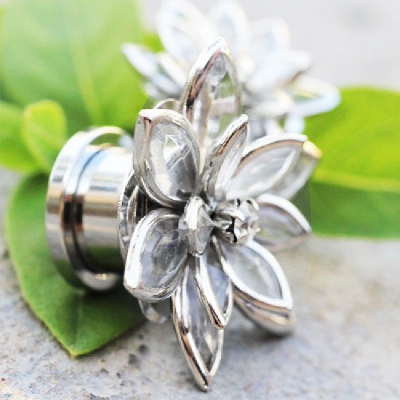 DyaniJewel Crystal Flower Screw Fit Plug