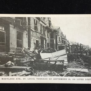 Carte postale photo en noir et blanc à collectionner - St. Louis Tornado, 1927 (PC110)