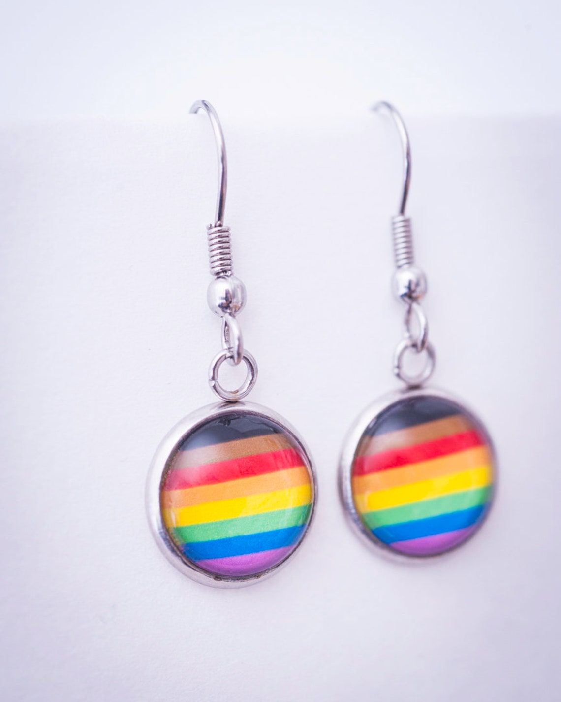 Yinkin 12 Pairs Rainbow Gay Pride Earrings LGBTQ Mesh Drop Clip On Lightweight Chain Rainbow Dangle Round Heart Lightning Drop Earrings For Women Men
