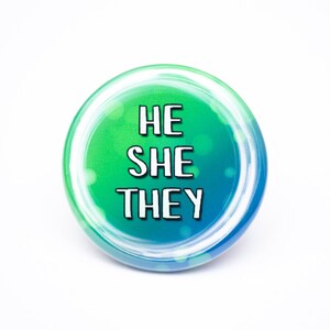 He/she/they pronoun buttons any pronoun all pronouns image 6